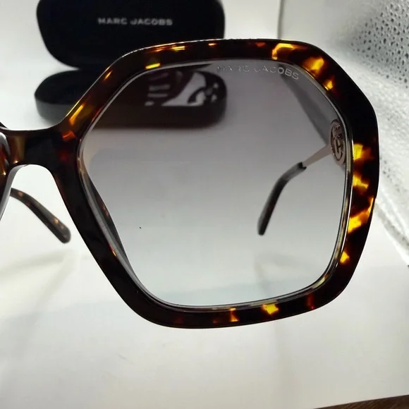 Marc Jacobs Brown Tortoise Sunglasses - Picture 8 of 12